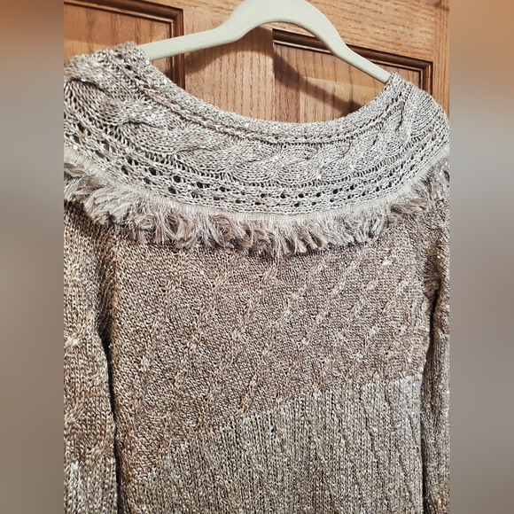 White House Black Market Fringe Sequin Metallic Colorblock Sweater Size M - Picture 4 of 8
